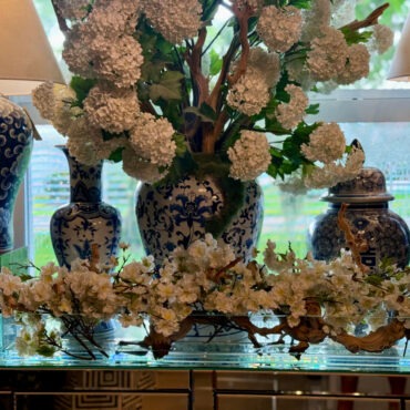 Vaso de Vidro Casa Moderna com Flores de Cerejeira