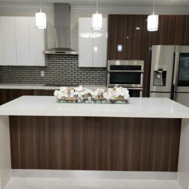 Cachepô de vidro  Casa Moderna com Orquídeas Phalaenopsis Brancas