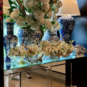 Vaso de Vidro Casa Moderna com Flores de Cerejeira
