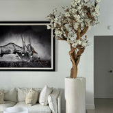 Vaso Eternity Grande com Bonsai Pendente e Driftwood