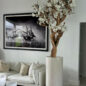 Vaso Eternity Grande com Bonsai Pendente e Driftwood