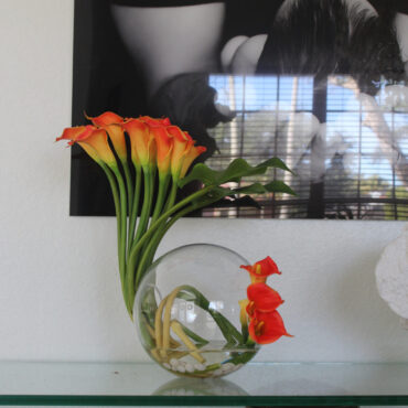Vaso Crosswinds com Lírios Calla Manga