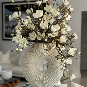 Vaso Eternity Grande com Magnólias e Driftwood