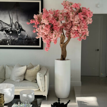 Cachepô St. Tropez Branco Fosco com Árvore de Flores de Cerejeira Rosa Sob Medida