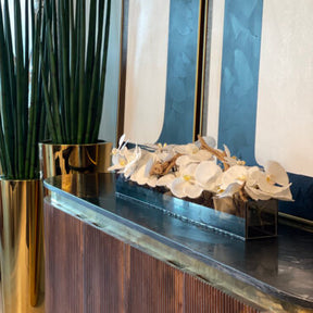 Cachepô de Vidro Preto Fumê 36″ Casa Moderna com Orquídeas Phalaenopsis Brancas