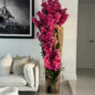 Vaso Grande de Teca Live Edge com Orquídeas Vanda Rosas