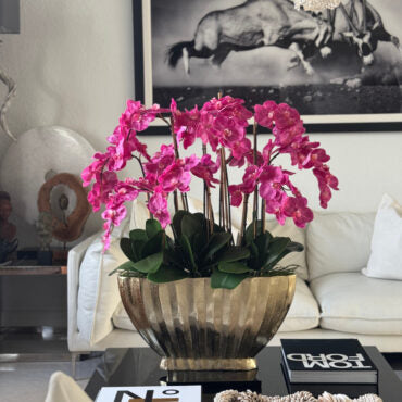 Vaso Vivien Dourado com Orquídeas Phalaenopsis Rosas