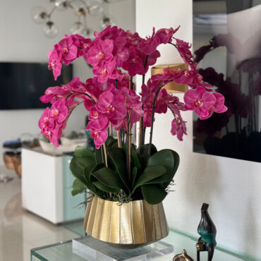 Vaso Helena Boat com Orquídeas Phalaenopsis Rosas