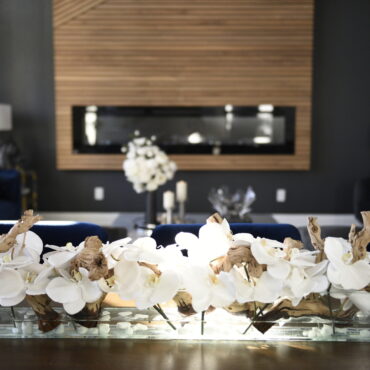 Cachepô de vidro  Casa Moderna com Orquídeas Phalaenopsis Brancas