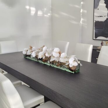 Cachepô de vidro  Casa Moderna com Orquídeas Phalaenopsis Brancas